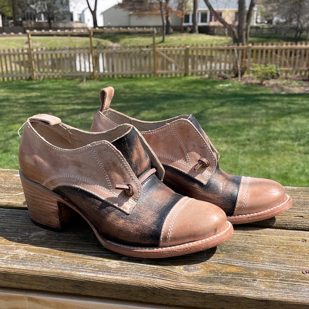 Freebird by Steve Sz 8 Catalina Two-Tone Leather  Strap Shoes Brown and Tan